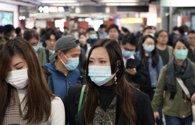 Hong Kong confirma 48 nuevos casos. La mitad de ellos no se puede rastrear Hong Kong confirma 48 nuevos casos. La mitad de ellos no se puede rastrear