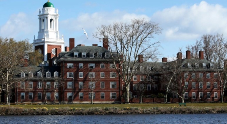 Harvard y el MIT demandan a la administración Trump Harvard y el MIT demandan a la administración Trump