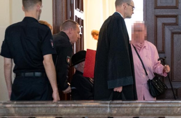 Exguardia de campo de concentración nazi es condenado en Alemania Exguardia de campo de concentración nazi es condenado en Alemania