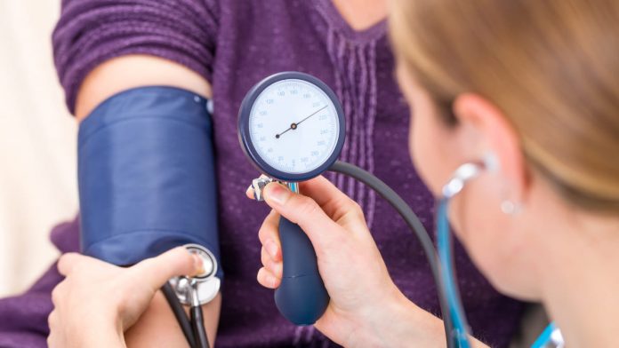 Colombia pone en aislamiento a hipertensos, obesos y diabéticos