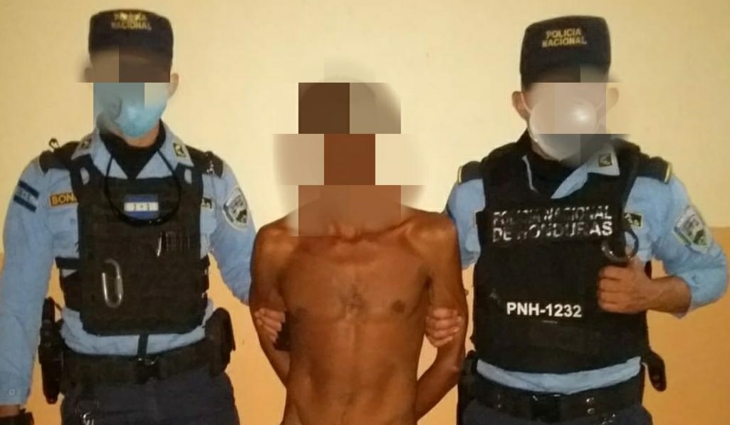 Detienen sujeto que intentó disparar su arma de fuego en contra de funcionarios policiales Detienen sujeto que intentó disparar su arma de fuego en contra de funcionarios policiales