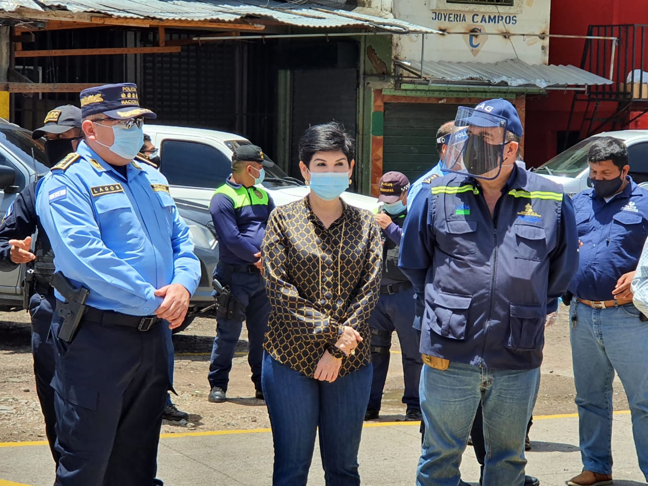 Ministra de Desarrollo Económico, María Antonia Rivera supervisa medidas y protocolos de bioseguridad instalados en el Zonal Belén Ministra de Desarrollo Económico, María Antonia Rivera supervisa medidas y protocolos de bioseguridad instalados en el Zonal Belén