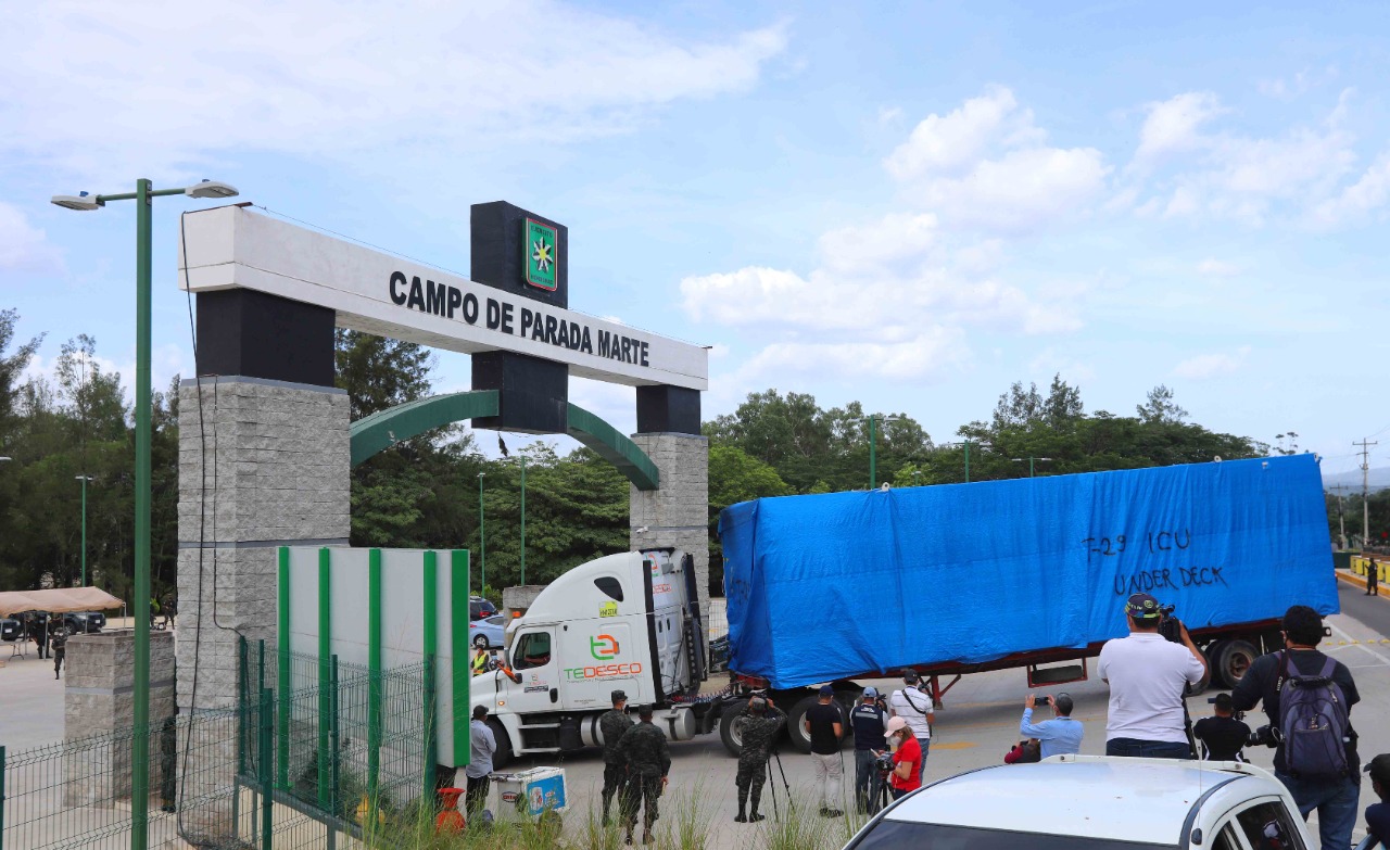 Llegan a Tegucigalpa los primeros 16 contenedores del hospital móvil