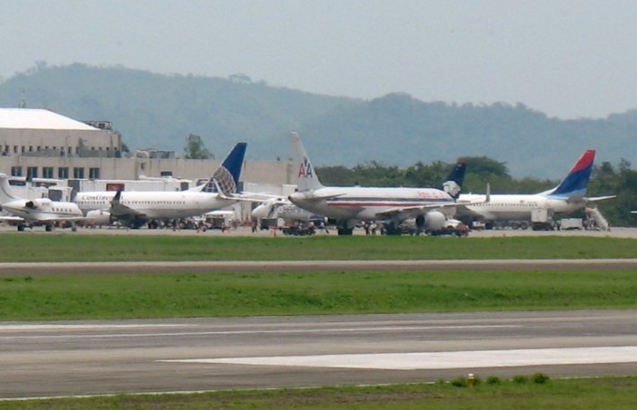 Alianzas Público Privada asegura que no se pueden “dar de dedo” concesiones aeroportuarias