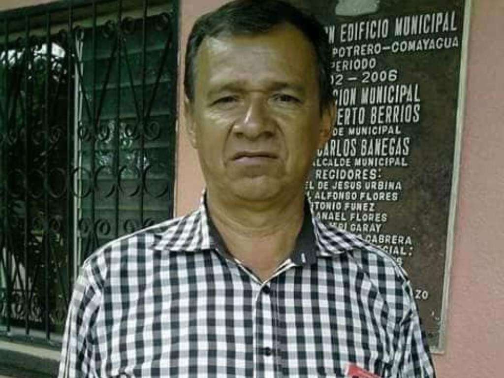 Fallece por covid-19 Julio Berrios alcalde de San José del Potrero #Comayagua Fallece por covid-19 Julio Berrios alcalde de San José del Potrero #Comayagua
