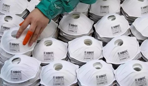 Francia distribuirá 40 millones de mascarillas entre los ciudadanos más pobres