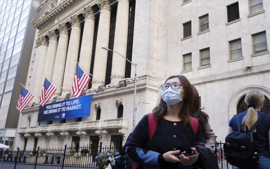 Muertes por coronavirus en EE UU se acercaron al millar