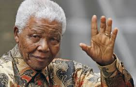 Nelson Mandela  conmemora sus 102 años de vida