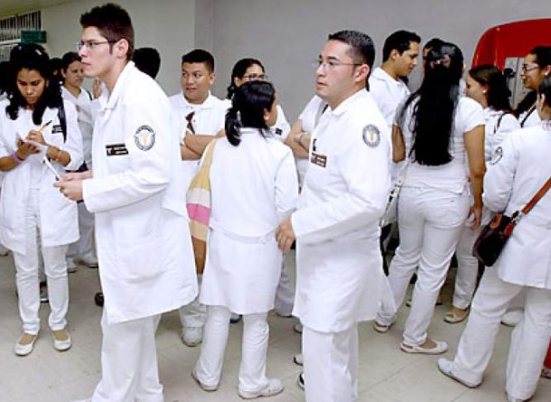 Médicos egresados agradecen al CN por permitirles trabajar Médicos egresados agradecen al CN por permitirles trabajar