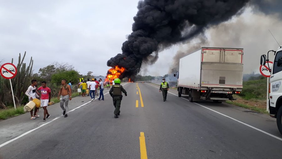 La hipótesis de explosión de un camión cisterna que dejó 7 personas calcinadas en Colombia