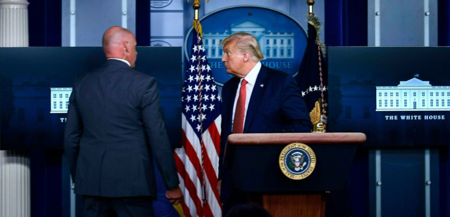 Evacuan a Donald Trump de una conferencia de prensa por un tiroteo afuera de la Casa Blanca