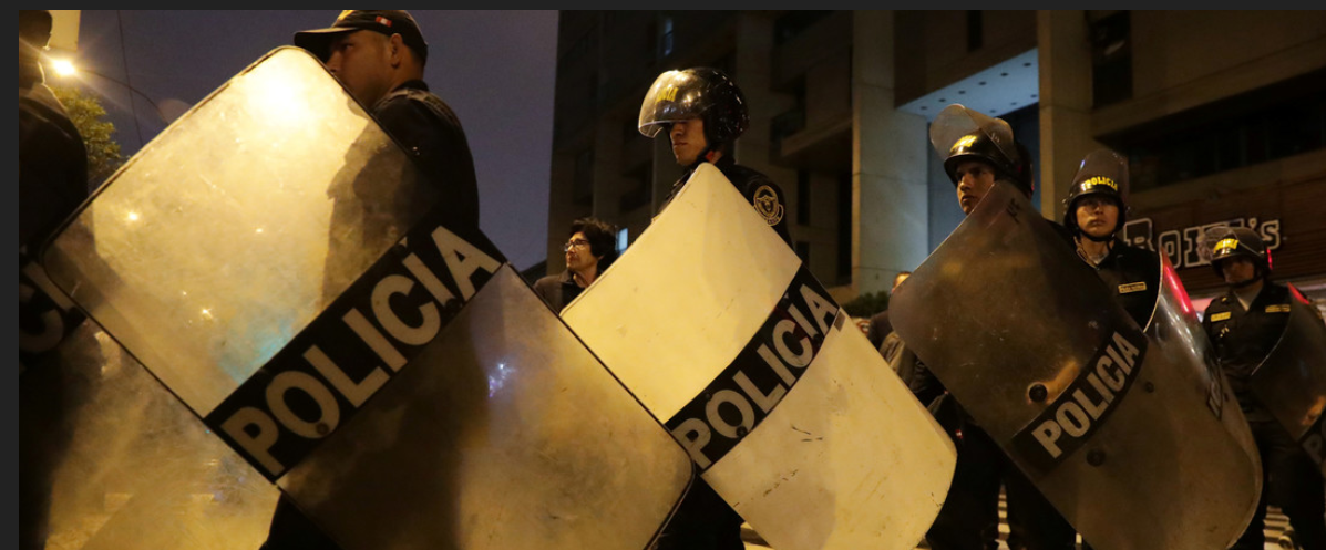 Mueren 13 personas aplastadas en una discoteca de Lima, Perú