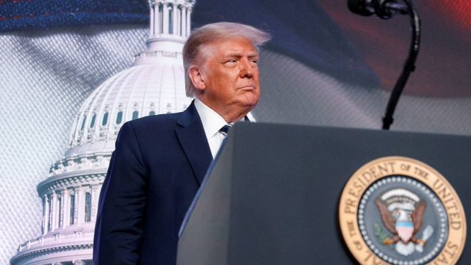 Trump anunció autorización de tratamiento con plasma por covid-19