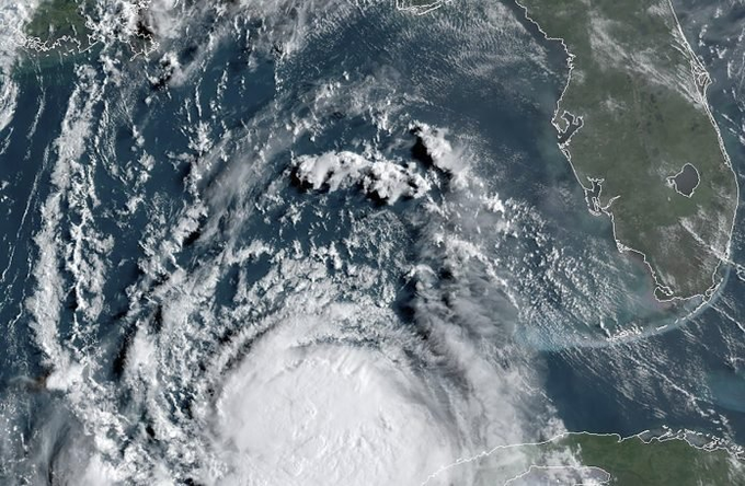 La tormenta Laura se convirtió en huracán en el Golfo de México