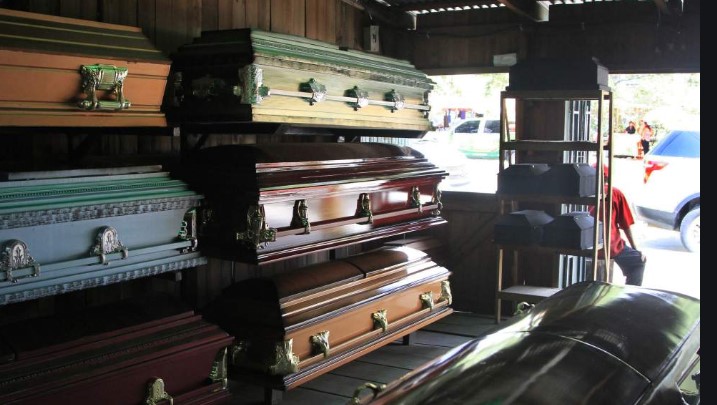 Funerarias incrementan en un 40% la construcción de ataúdes