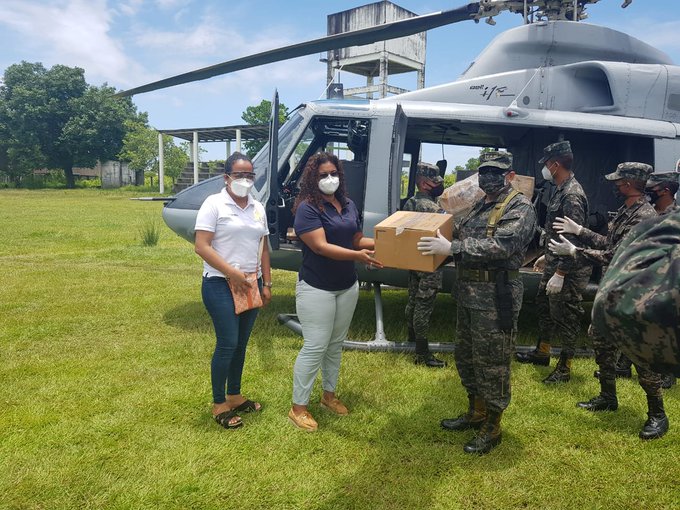 Médicos en Brus Laguna, en La Mosquitia, reciben  donación de insumos y equipo  por parte de la AHM e ICCE
