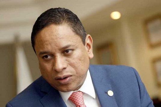 Ex presidente del CAH: «El nuevo código penal se reviste de legalidad al dar un trato suave a implicados en casos de corrupción como el IHSS» Ex presidente del CAH: «El nuevo código penal se reviste de legalidad al dar un trato suave a implicados en casos de corrupción como el IHSS»