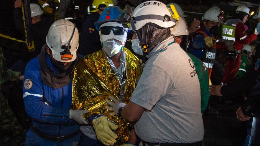 Colombia: Rescatan con vida a tres mineros después de 5 días atrapados en una mina