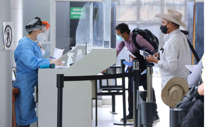 Aduanas Honduras y el Instituto Nacional de Migración automatizan el llenado de la Declaración Regional del Viajero Aduanas Honduras y el Instituto Nacional de Migración automatizan el llenado de la Declaración Regional del Viajero