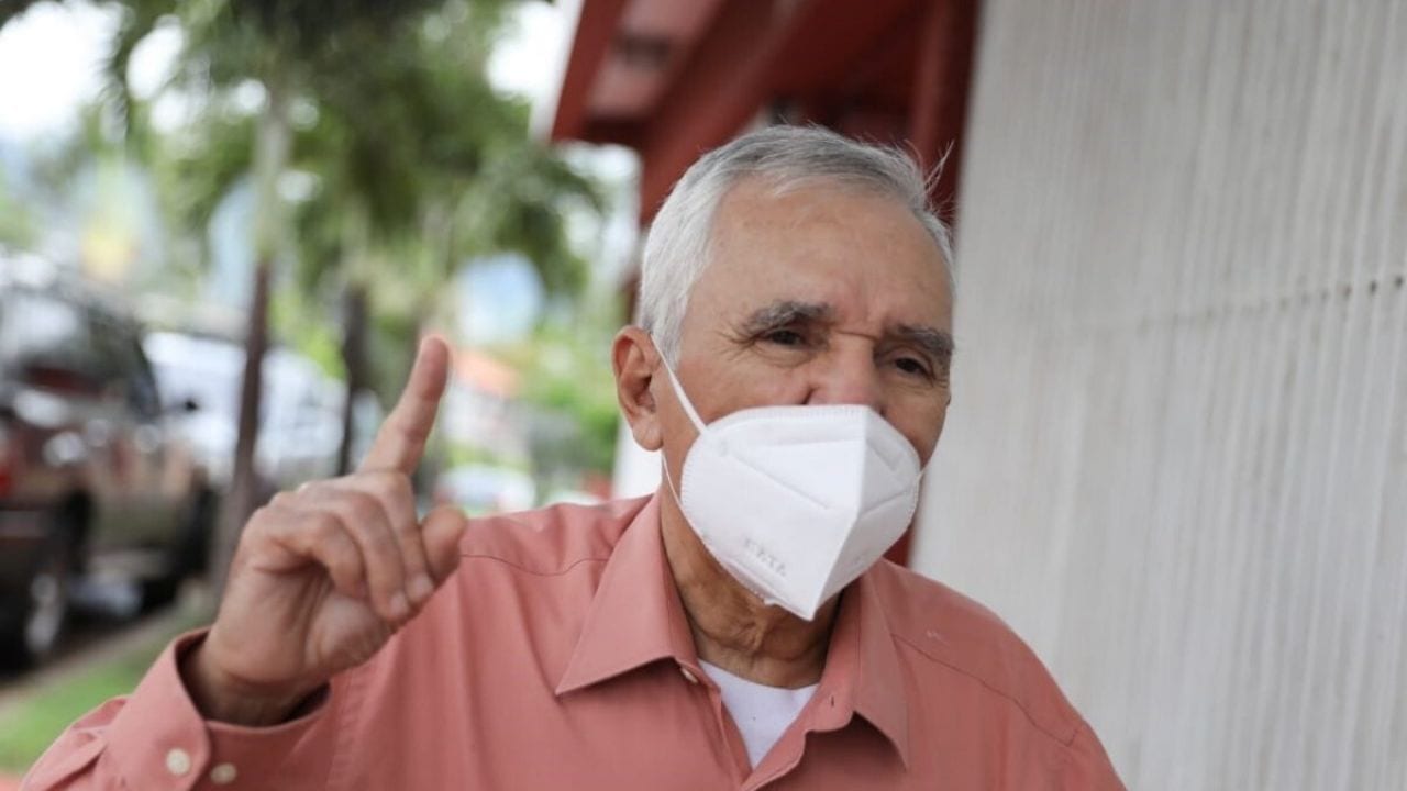 Infectólogo sugiere no bajar la guardia contra el COVID-19 Infectólogo sugiere no bajar la guardia contra el COVID-19