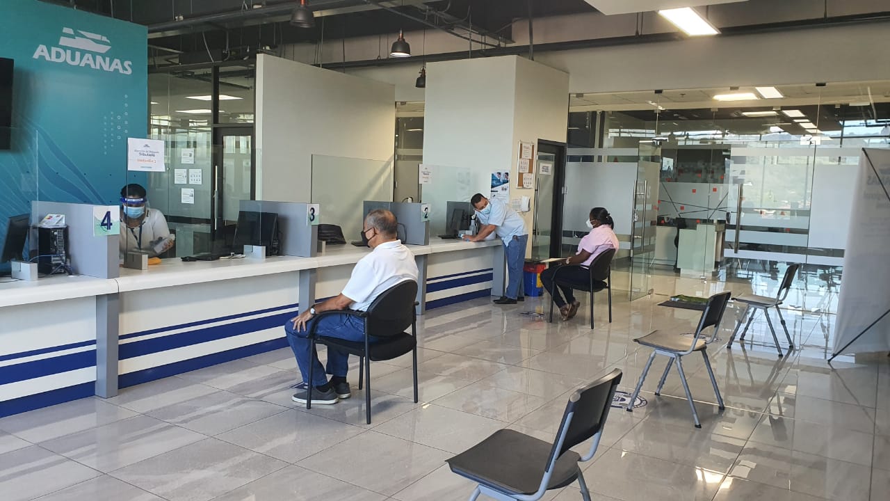 Semanalmente más de 40 usuarios aduaneros de la zona norte hacen uso del sistema de reserva de citas en línea en la Oficina Regional de Aduanas Semanalmente más de 40 usuarios aduaneros de la zona norte hacen uso del sistema de reserva de citas en línea en la Oficina Regional de Aduanas