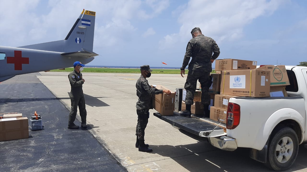 Envían insumos de bioseguridad a personal médico de Islas de la Bahía