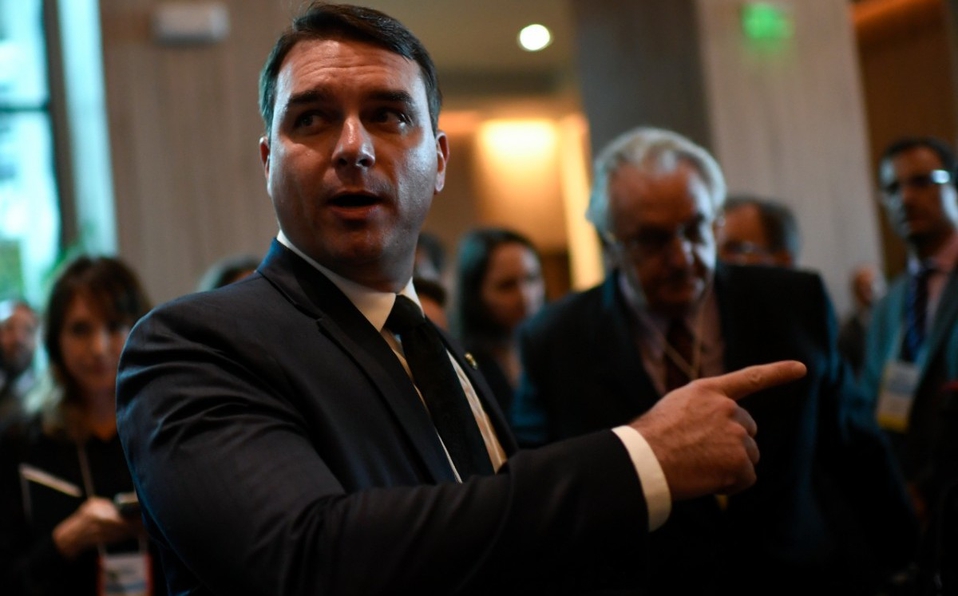 Hijo mayor de Jair Bolsonaro da positivo a coronavirus