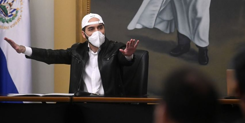 El Salvador contratará a recuperados de covid-19 para entregar medicinas y alimentos