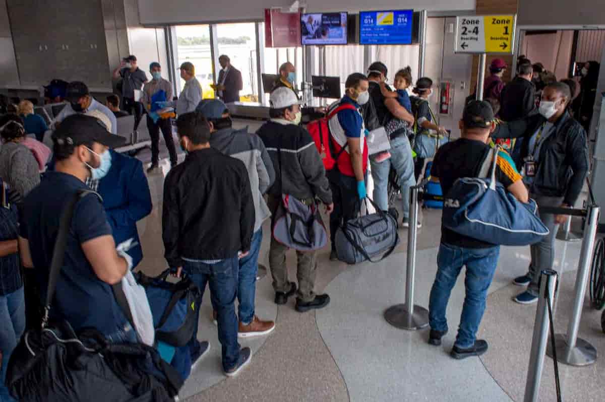 Hondureños varados en España no pueden retornar al país por escala en Estados Unidos