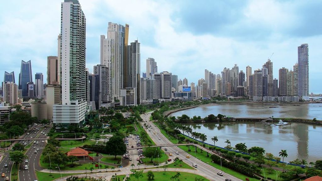 Panamá anuncia reapertura de algunas actividades económicas