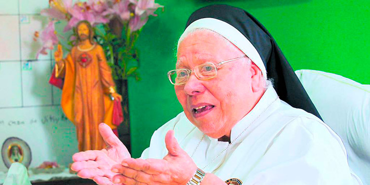 Presidente Hernández reitera su apoyo a Sor María Rosa