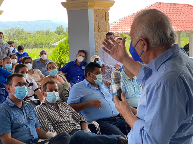 Mauricio Oliva: “Confíen en mí, históricamente nunca he dejado atrás a mis amigos” Mauricio Oliva: “Confíen en mí, históricamente nunca he dejado atrás a mis amigos”