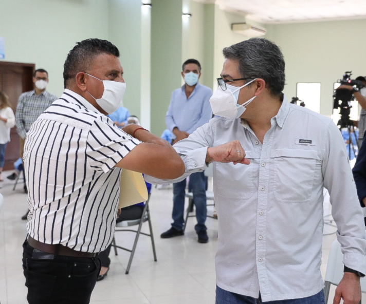 Presidente Hernández pide prudencia y buen manejo a los transportistas