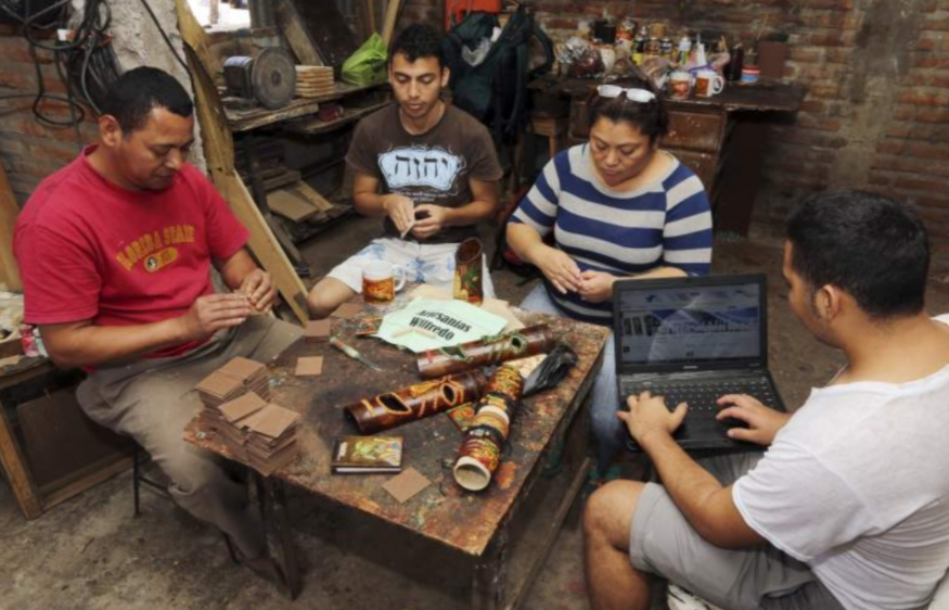 Anuncian la ayuda a la reinserción económica de los microempresarios del Mercado Séptima Avenida de Comayagüela Anuncian la ayuda a la reinserción económica de los microempresarios del Mercado Séptima Avenida de Comayagüela