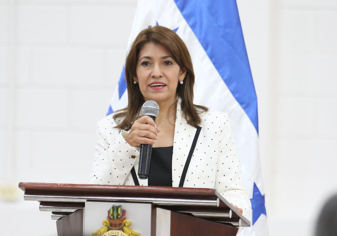 Ministra Flores «No pierda la oportunidad del Vacunatón»