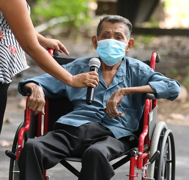 Abuelito que venció el Covid-19 revela que recibió u trato digno en Hospital del Sur Abuelito que venció el Covid-19 revela que recibió u trato digno en Hospital del Sur