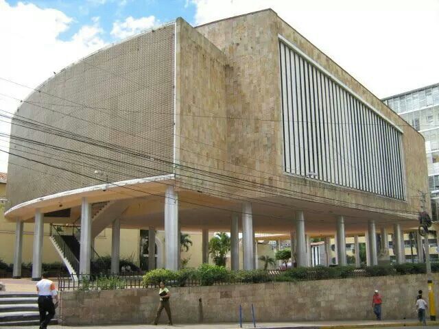 En búsqueda de soluciones a los problemas de la estatal eléctrica el Congreso Nacional se reúne junta interventora de la ENEE