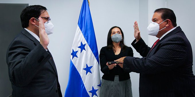 Juramentan a Luis Suazo como nuevo embajador de Honduras en EEUU