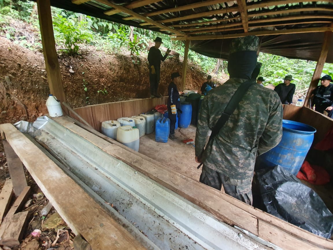 Narcolaboratorios y plantaciones de droga son asegurados por la Fuerzas Especiales XATRUCH en Colón Narcolaboratorios y plantaciones de droga son asegurados por la Fuerzas Especiales XATRUCH en Colón