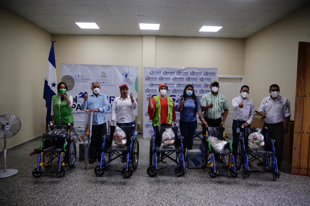 Reactivan programas sociales y entrega beneficios en Santa María y Chinacla, La Paz