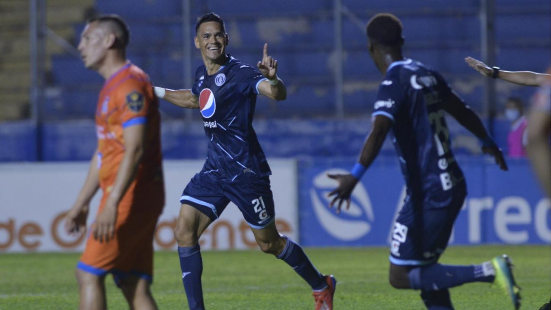 Motagua se lleva la victoria en el último suspiro 