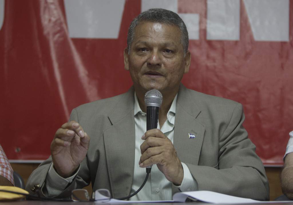 General retirado Luis Maldonado, lanza su precandidatura liberal por el movimiento “Patria Digna” General retirado Luis Maldonado, lanza su precandidatura liberal por el movimiento “Patria Digna”