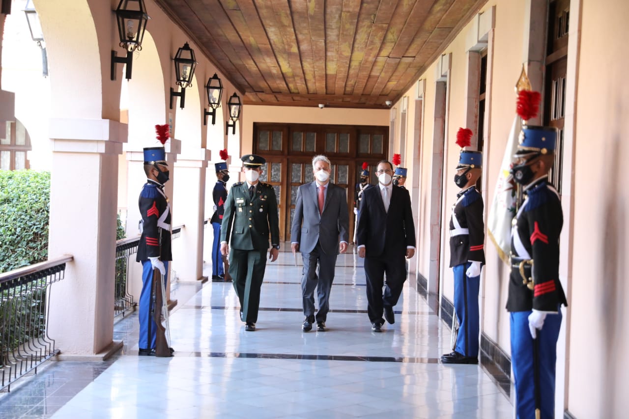 Diez nuevos embajadores presentan cartas credenciales al presidente Hernández Diez nuevos embajadores presentan cartas credenciales al presidente Hernández