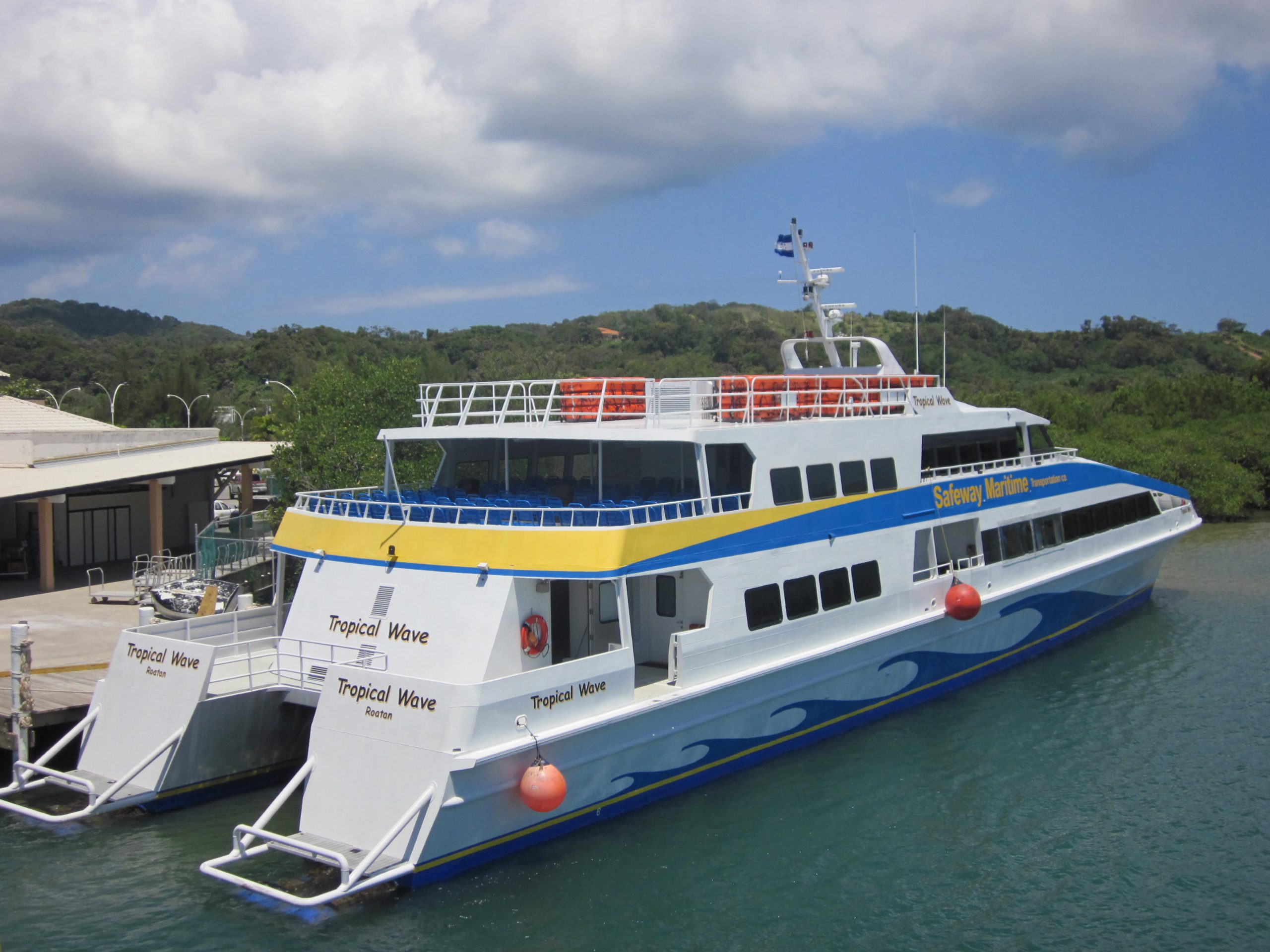 HOY  el ferry inicia pilotaje en La Ceiba y Roatán