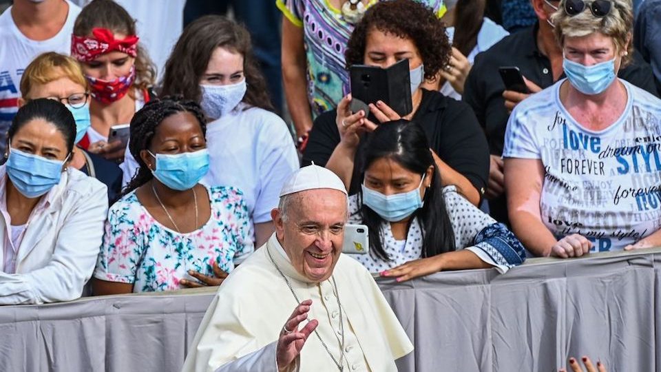 El papa Francisco tiene su primera audiencia pública desde marzo El papa Francisco tiene su primera audiencia pública desde marzo