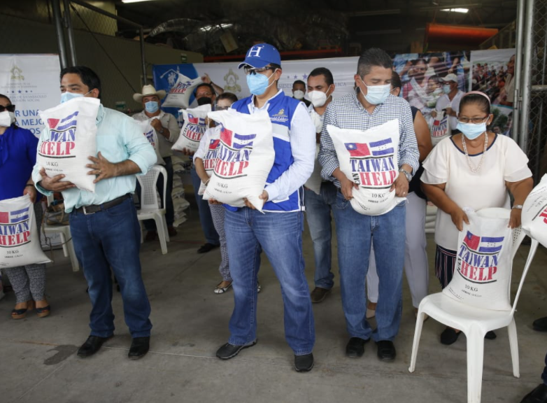 Sedis entrega más de 327 libras de arroz a municipios de Choluteca Sedis entrega más de 327 libras de arroz a municipios de Choluteca