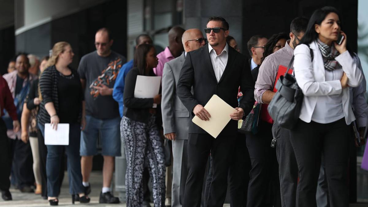 EE.UU. registra casi 900.000 nuevas solicitudes de desempleo en medio de la pandemia del coronavirus EE.UU. registra casi 900.000 nuevas solicitudes de desempleo en medio de la pandemia del coronavirus