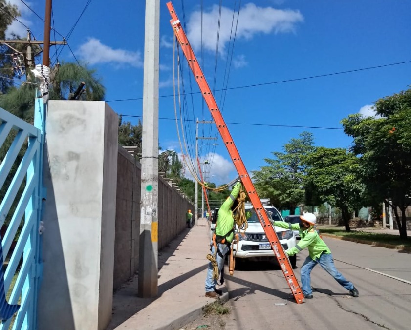 ENEE supervisa diversos proyectos eléctricos desarrollados en Tegucigalpa ENEE supervisa diversos proyectos eléctricos desarrollados en Tegucigalpa