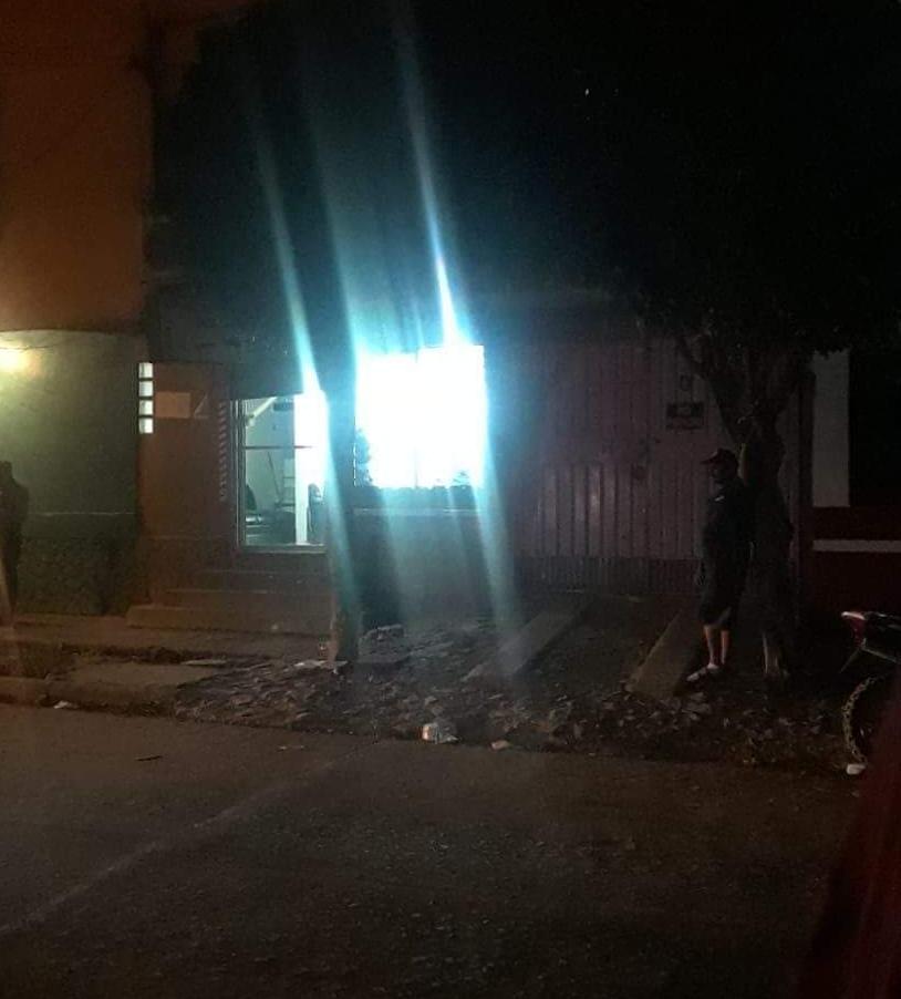 ¡Dentro de un salón de belleza!  Acribillan a madre e hija en la col. Arturo Quezada