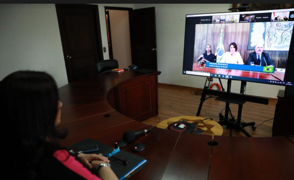 Los retos del gobierno de Juan Orlando son brindar educación de calidad a la niñez y juventud, señala primera dama